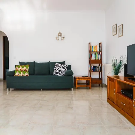 Cozy Sunny Peaceful Flat With Swimming Pool *