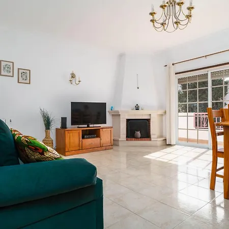 Cozy Sunny Peaceful Flat With Swimming Pool *