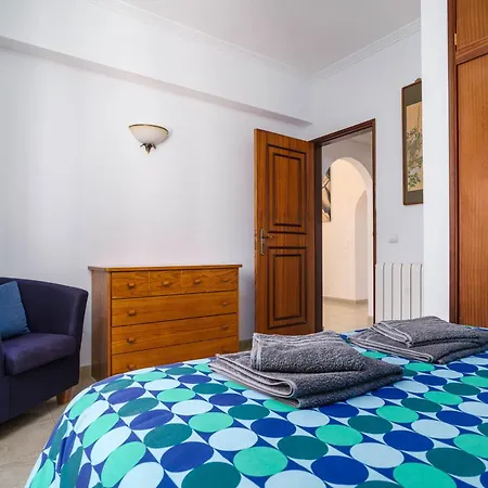 Cozy Sunny Peaceful Flat With Swimming Pool
