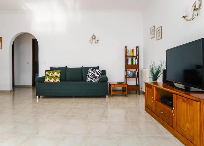 Cozy Sunny Peaceful Flat With Swimming Pool *