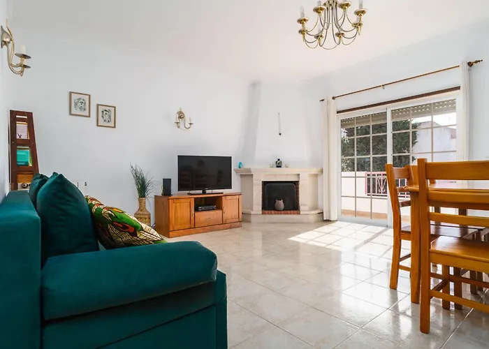 Cozy Sunny Peaceful Flat With Swimming Pool *