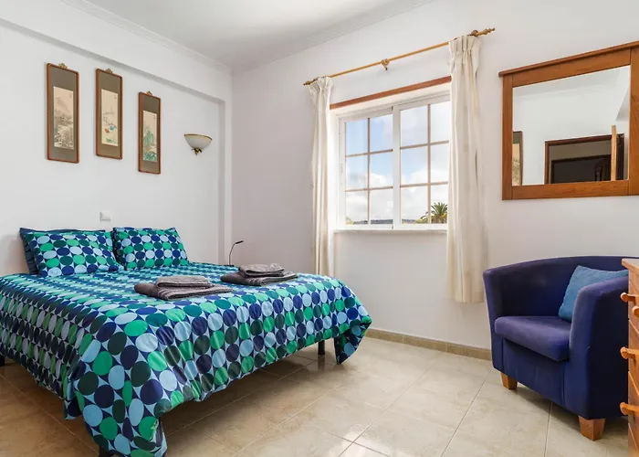 Cozy Sunny Peaceful Flat With Swimming Pool