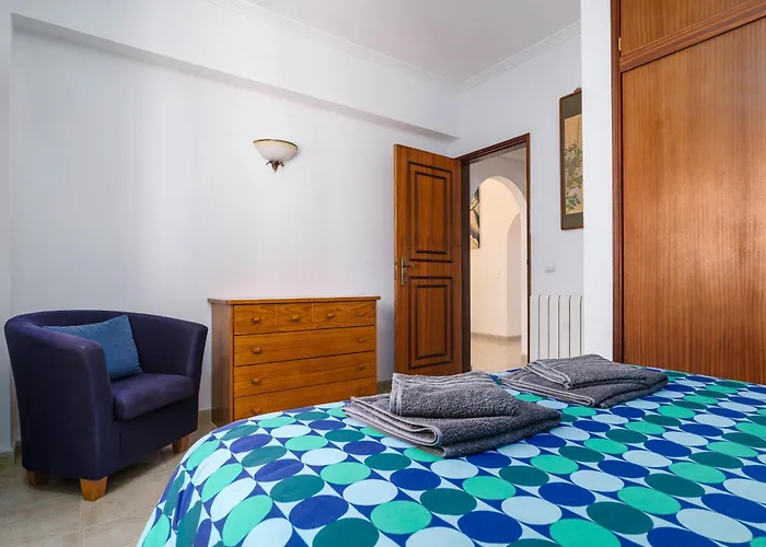 Cozy Sunny Peaceful Flat With Swimming Pool