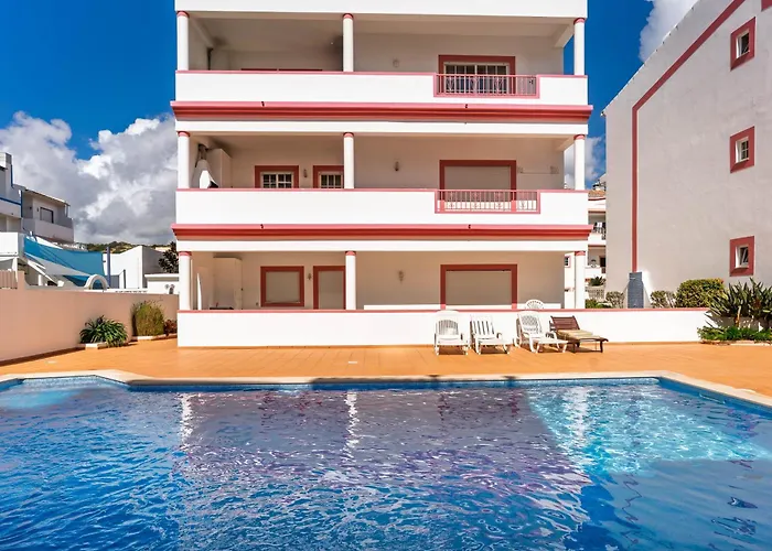 Cozy Sunny Peaceful Flat With Swimming Pool