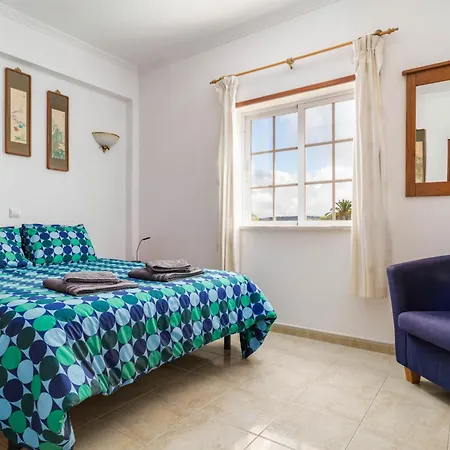 Cozy Sunny Peaceful Flat With Swimming Pool