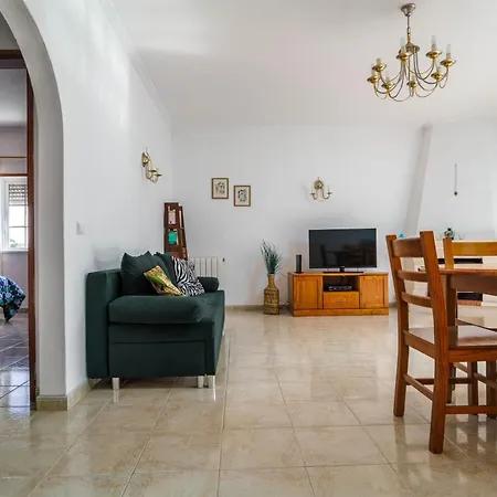 公寓 Cozy Sunny Peaceful Flat With Swimming Pool